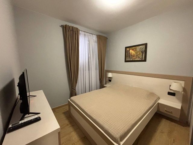 Modernes Apartment mit einem Schlafzimmer in Kotor