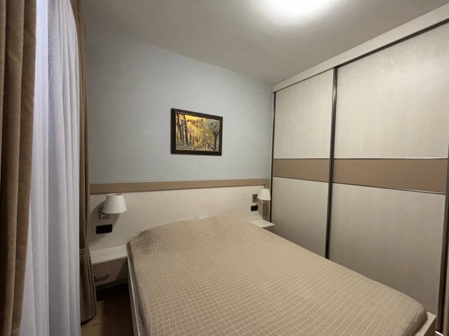 Modernes Apartment mit einem Schlafzimmer in Kotor