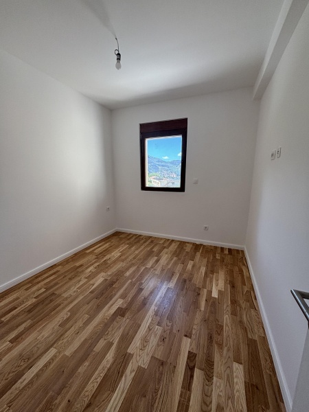 Apartment mit zwei Schlafzimmern und Meerblick in einem neuen Gebäude in Kotor