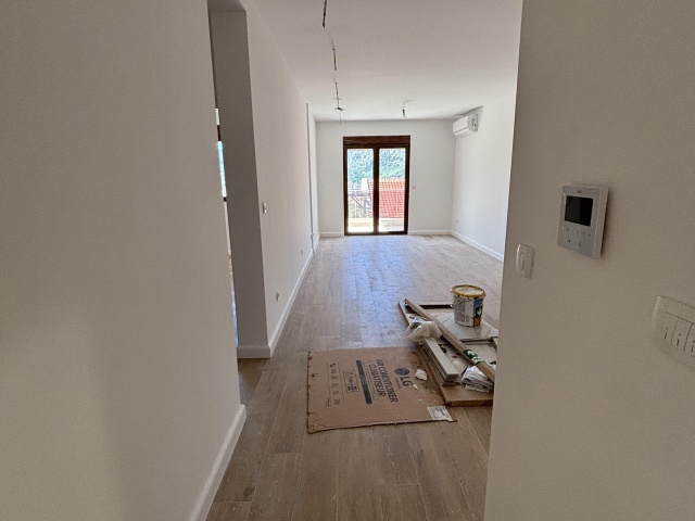 Apartment mit zwei Schlafzimmern und Meerblick in einem neuen Gebäude in Kotor