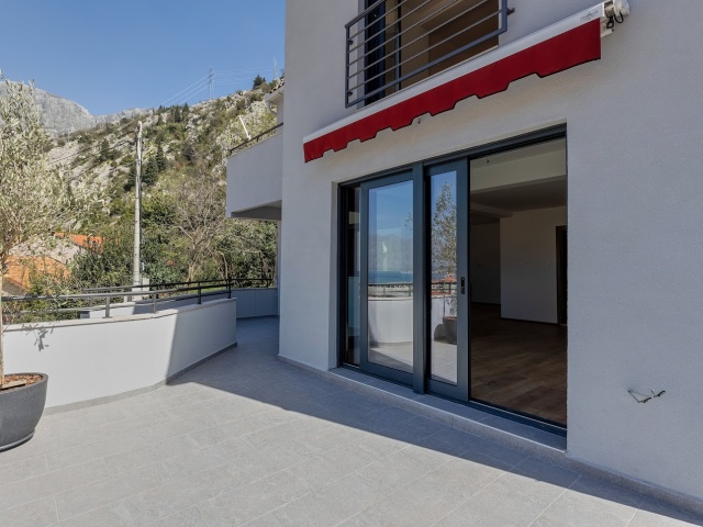 New modern house for sale with sea views near the Old Town of Kotor