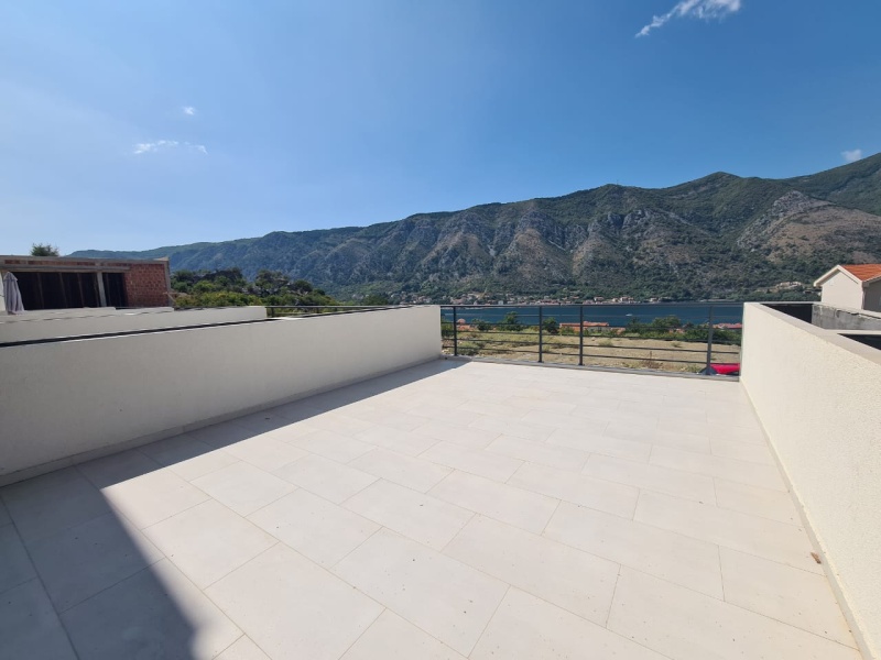 One bedroom apartment with a large terrace and sea views in Kotor