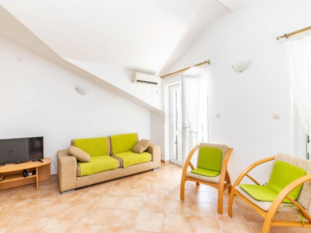 One bedroom apartment with sea views in Herceg Novi, near Portonovi