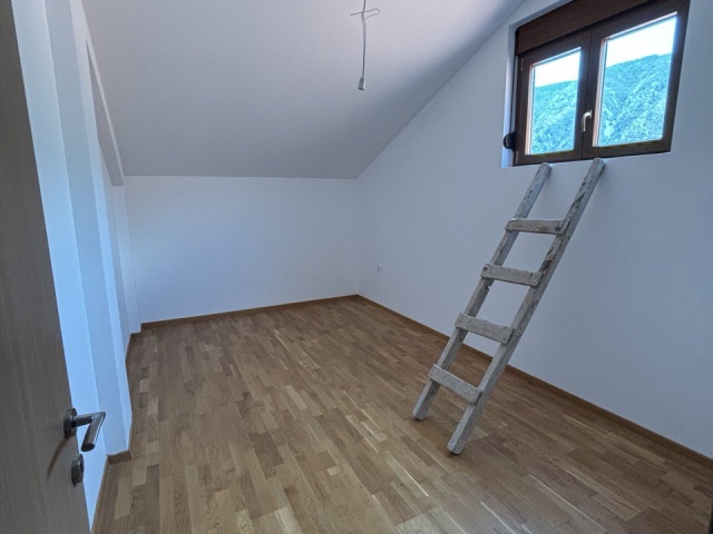 Four bedroom duplex apartment in a new building in Kotor