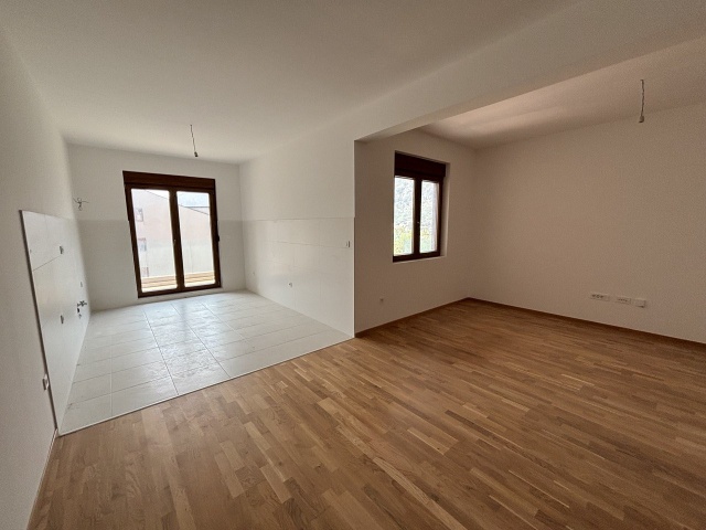 Four bedroom duplex apartment in a new building in Kotor