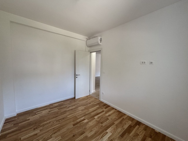 Apartment mit drei Schlafzimmern in einem neuen Wohngebäude in Kotor, Dobrota