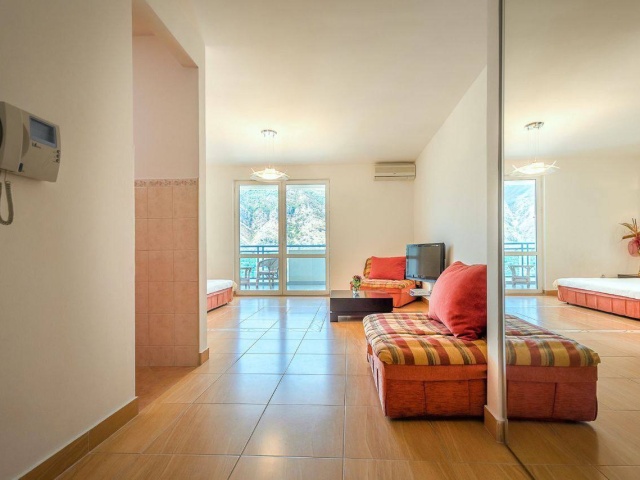 Studio-Apartment mit Panoramablick auf das Meer in Kotor