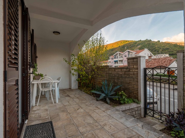 Apartment mit drei Schlafzimmern im Zentrum von Budva