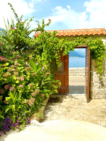 Waterfront stone house in Kotor, Dobrota