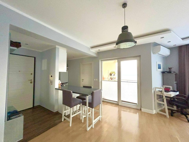 HEISSES ANGEBOT! Apartment mit Meerblick in Budva