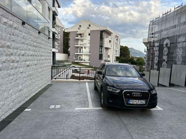 Apartment mit einem Schlafzimmer und Parkplatz in Tivat