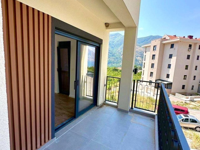 partment mit zwei Schlafzimmern und Meerblick in Kotor, Dobrota