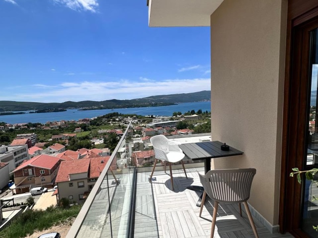 One bedroom apartment with panoramic sea views in Tivat