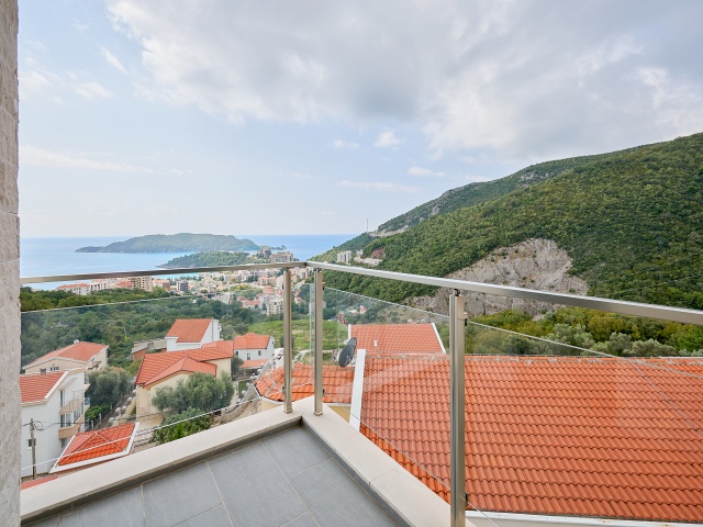 Luxuriöses Apartment mit Meerblick in einer Anlage mit Swimmingpool