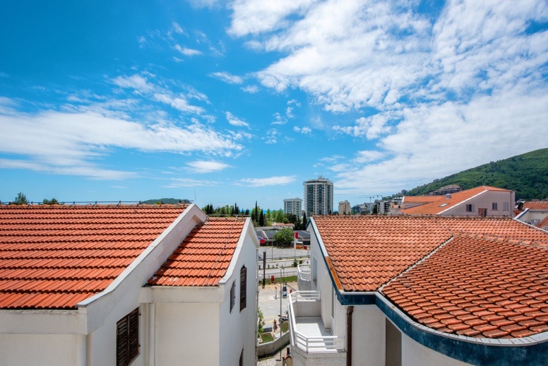 Two-bedroom apartment in the center of Budva