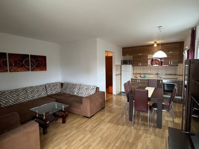 Geräumiges Apartment mit zwei Schlafzimmern in Budva, Becici