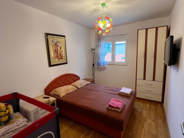 Geräumiges Apartment mit zwei Schlafzimmern in Budva, Becici