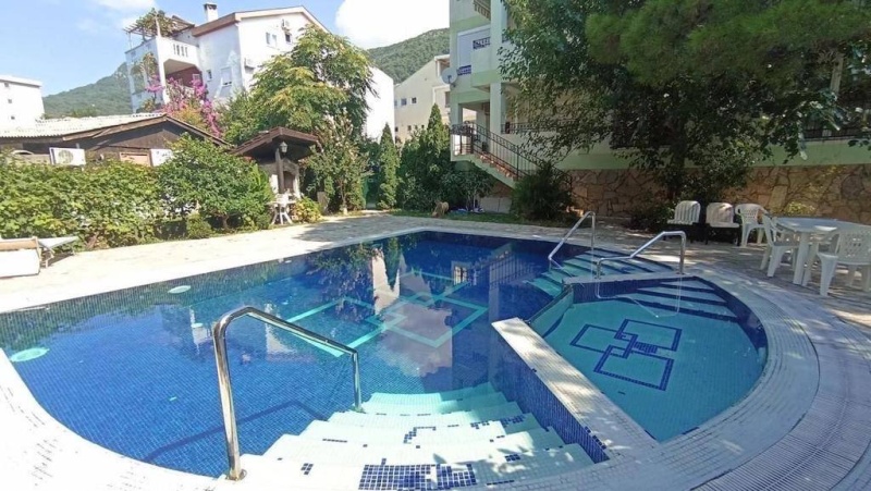 Two-bedroom apartment in the residential center of Budva