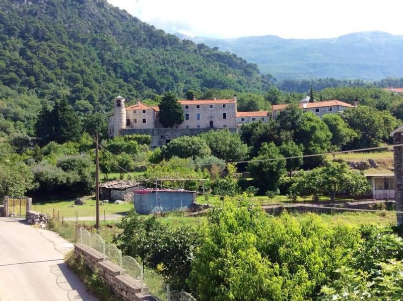 Preiswertes Apartment mit einem Schlafzimmer in Budva