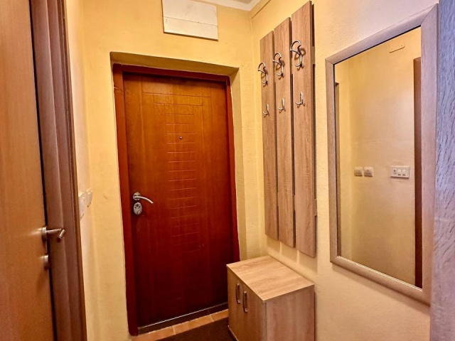 Preiswertes Apartment mit einem Schlafzimmer in Budva