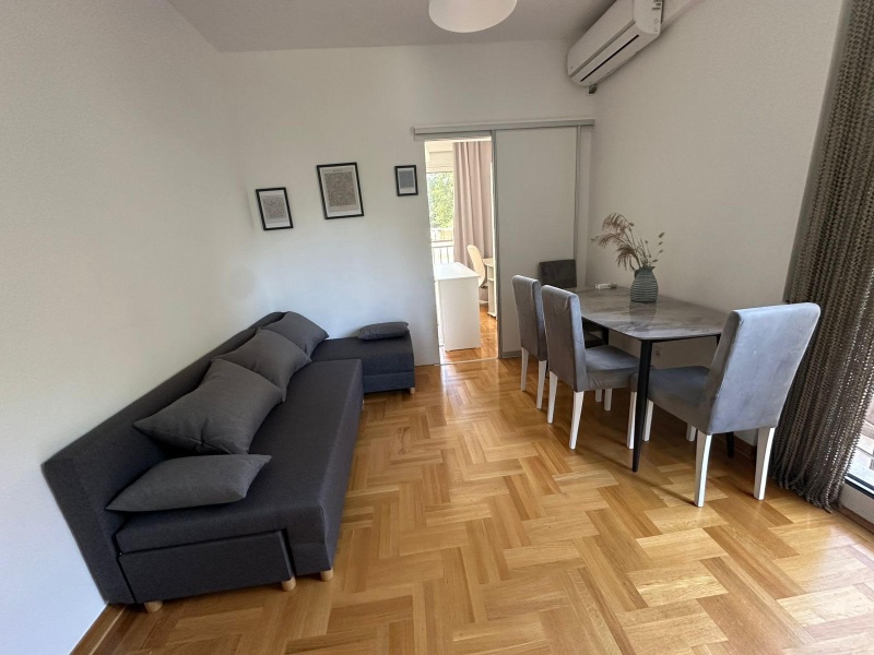 Two-bedroom apartment with patio in Budva