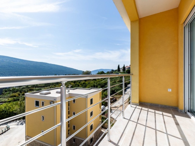 Brand new two-bedroom apartment with sea views in Herceg Novi