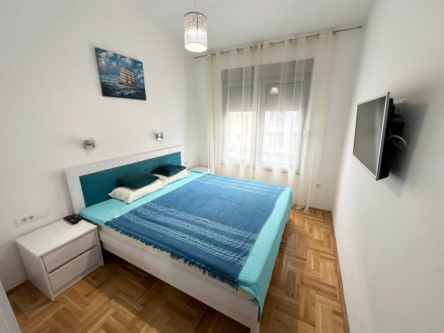 One bedroom apartment with parking space in Budva