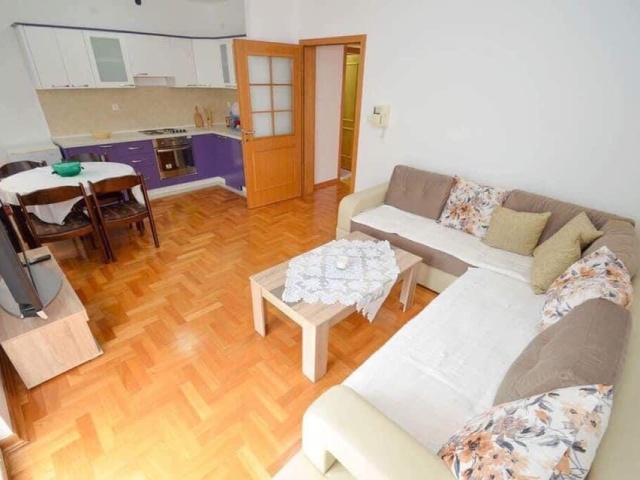 Two-bedroom apartment with sea views in Herceg Novi