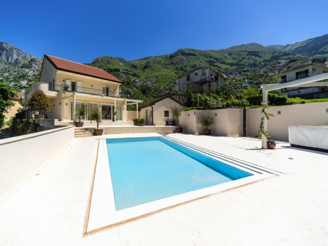 Brand new house with a swimming pool in Kotor