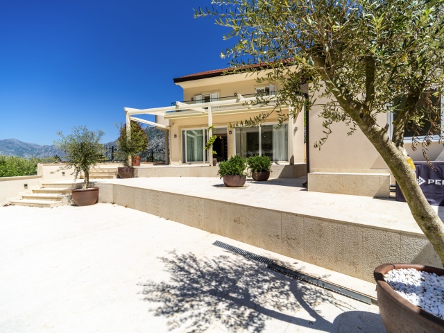 Brand new house with a swimming pool in Kotor