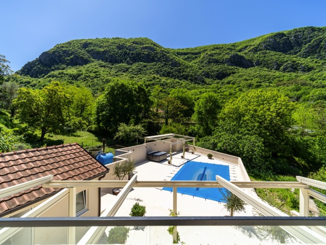 Brand new house with a swimming pool in Kotor