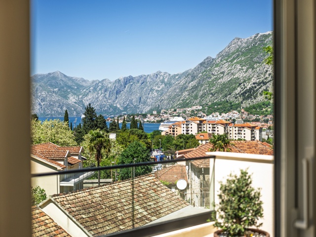Brand new house with a swimming pool in Kotor