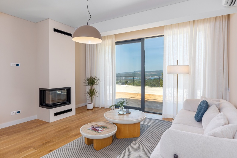 Townhouse with panoramic sea view near Tivat