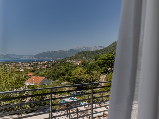 Townhouse with panoramic sea view near Tivat