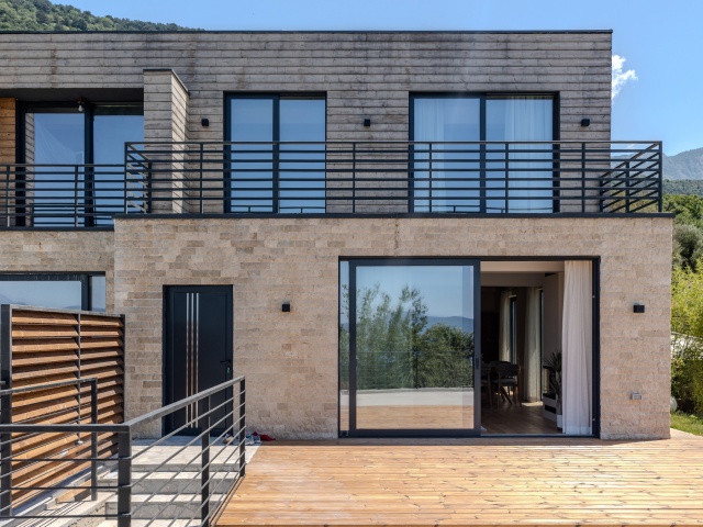 Townhouse with panoramic sea view near Tivat