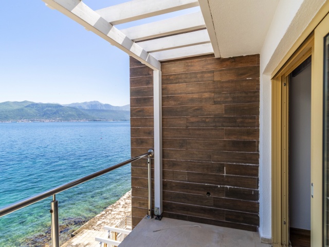 Vila na samoj obali mora