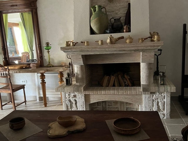 Luksuzna trospratna vila na samoj obali mora