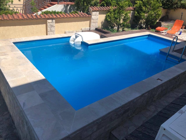 House with a swimming pool in Kotor, Dobrota