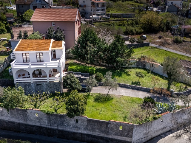 Spacious family house with sea views in Tivat