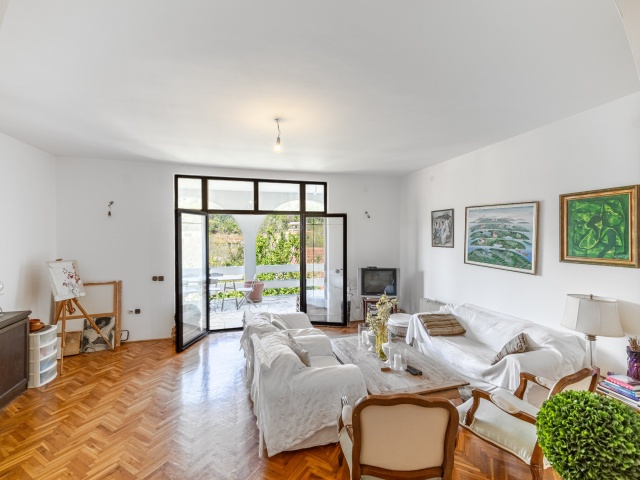 Spacious family house with sea views in Tivat