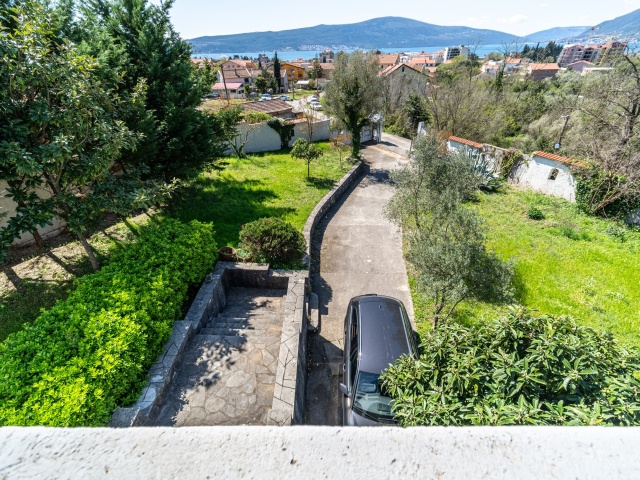 Spacious family house with sea views in Tivat
