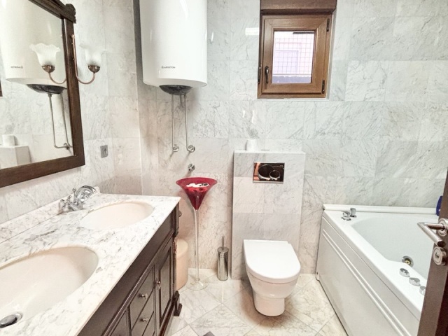 Apartment on the first line to the sea in Kotor, Stoliv