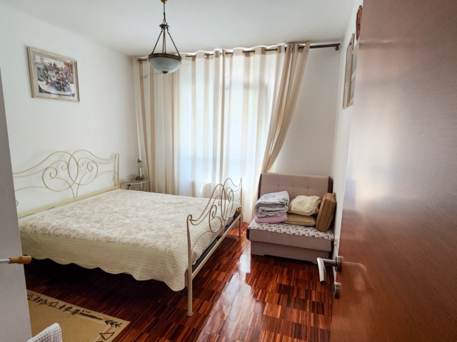 Spacious apartment on the first line to the sea in Kotor, Stoliv