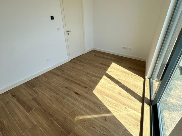 Penthouse u Tivtu sa privatnom krovnom terasom