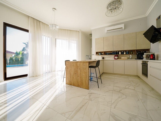 Luxurious villa with pool and sea view in Tivat