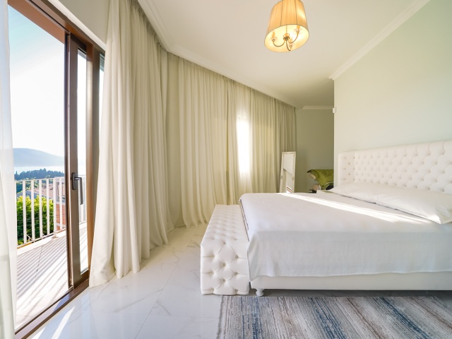 Luxurious villa with pool and sea view in Tivat