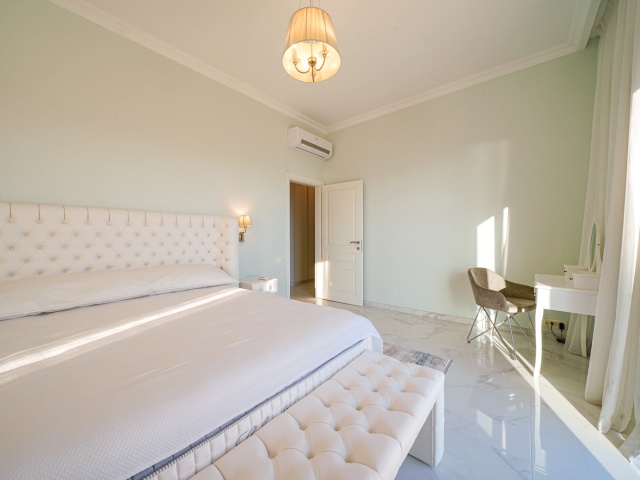 Luxurious villa with pool and sea view in Tivat
