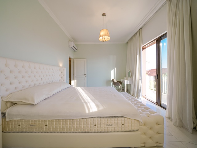 Luxurious villa with pool and sea view in Tivat