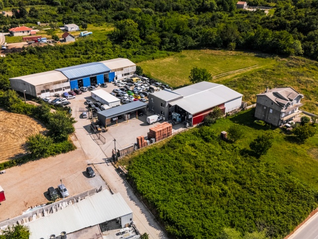 Prodaja placa sa hangarom u Radanovićima