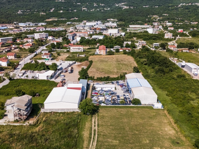 Prodaja placa sa hangarom u Radanovićima